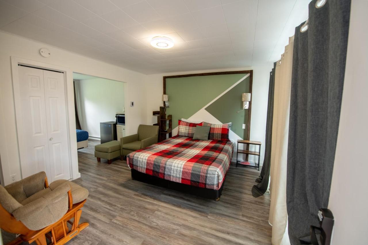 Motel Fleur De Lys Magog Buitenkant foto
