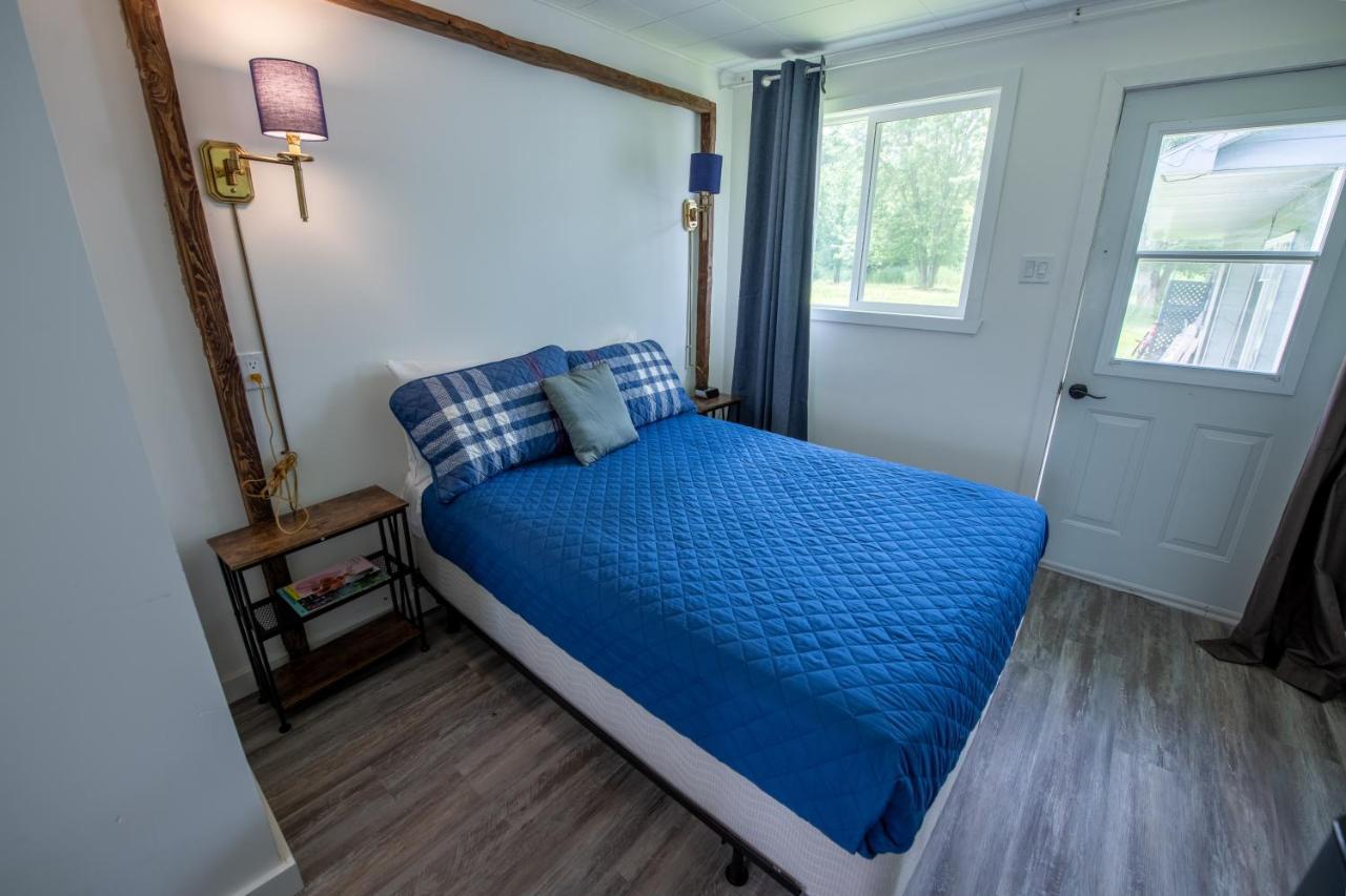 Motel Fleur De Lys Magog Buitenkant foto
