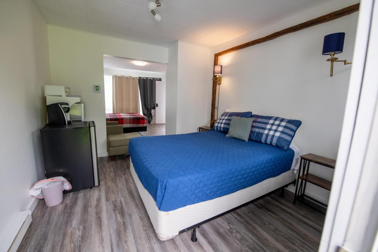 Motel Fleur De Lys Magog Buitenkant foto