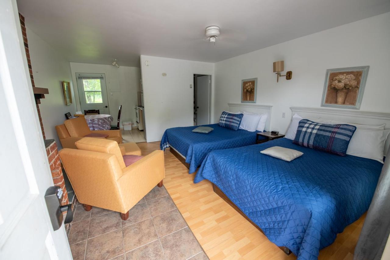 Motel Fleur De Lys Magog Buitenkant foto
