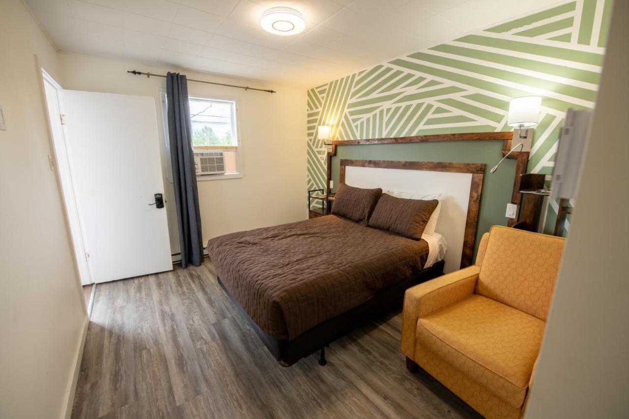 Motel Fleur De Lys Magog Buitenkant foto