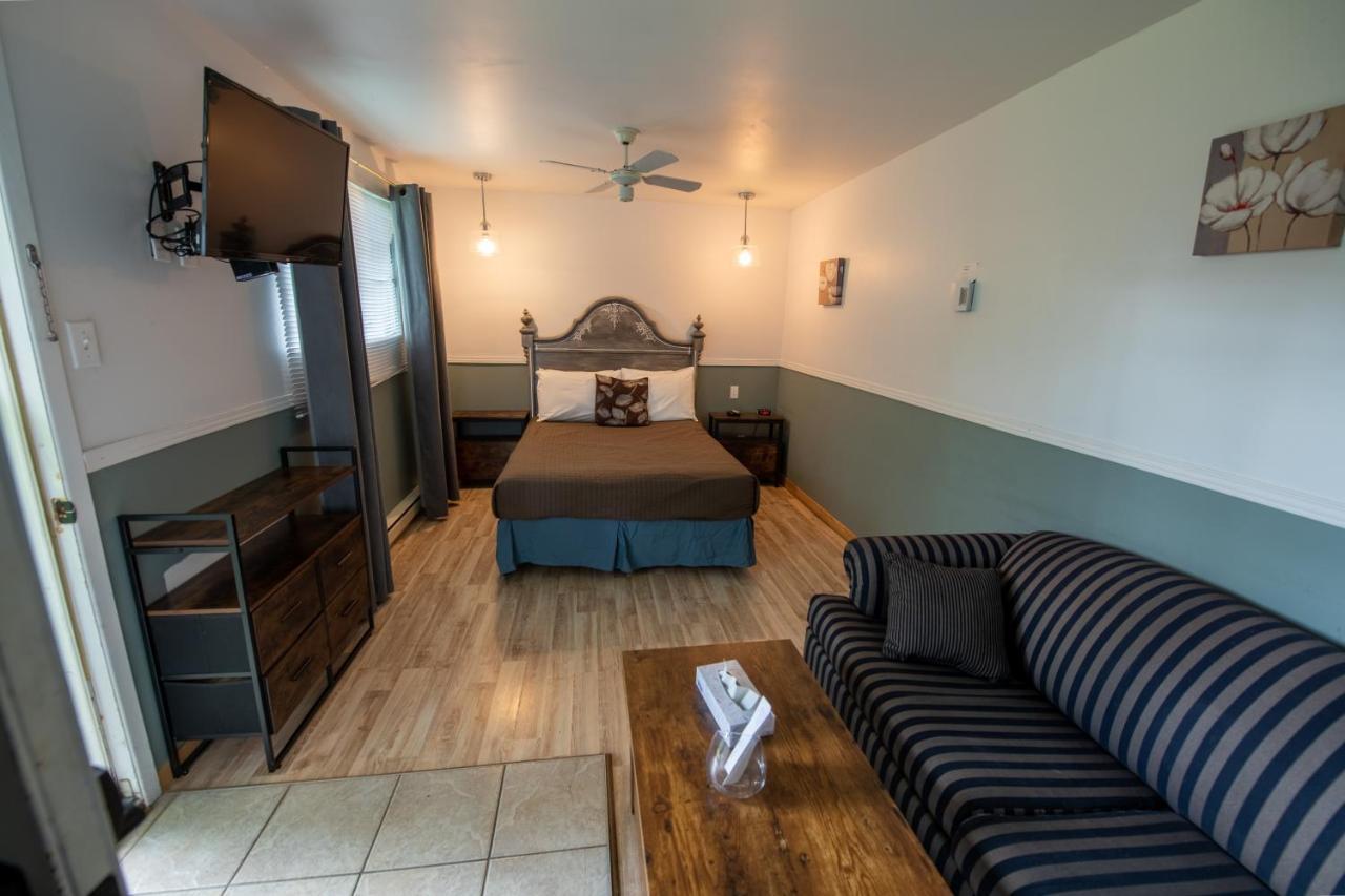 Motel Fleur De Lys Magog Buitenkant foto