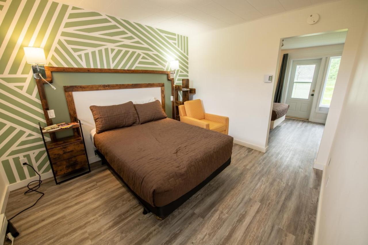 Motel Fleur De Lys Magog Buitenkant foto
