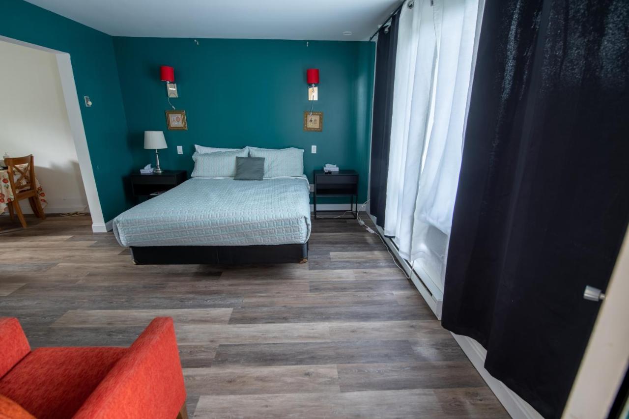 Motel Fleur De Lys Magog Buitenkant foto