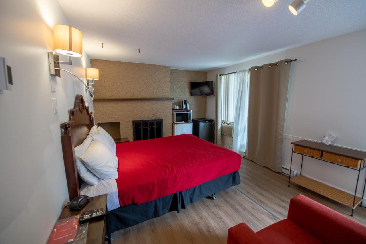 Motel Fleur De Lys Magog Buitenkant foto