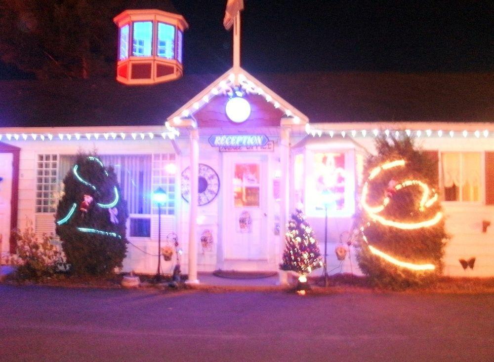 Motel Fleur De Lys Magog Buitenkant foto