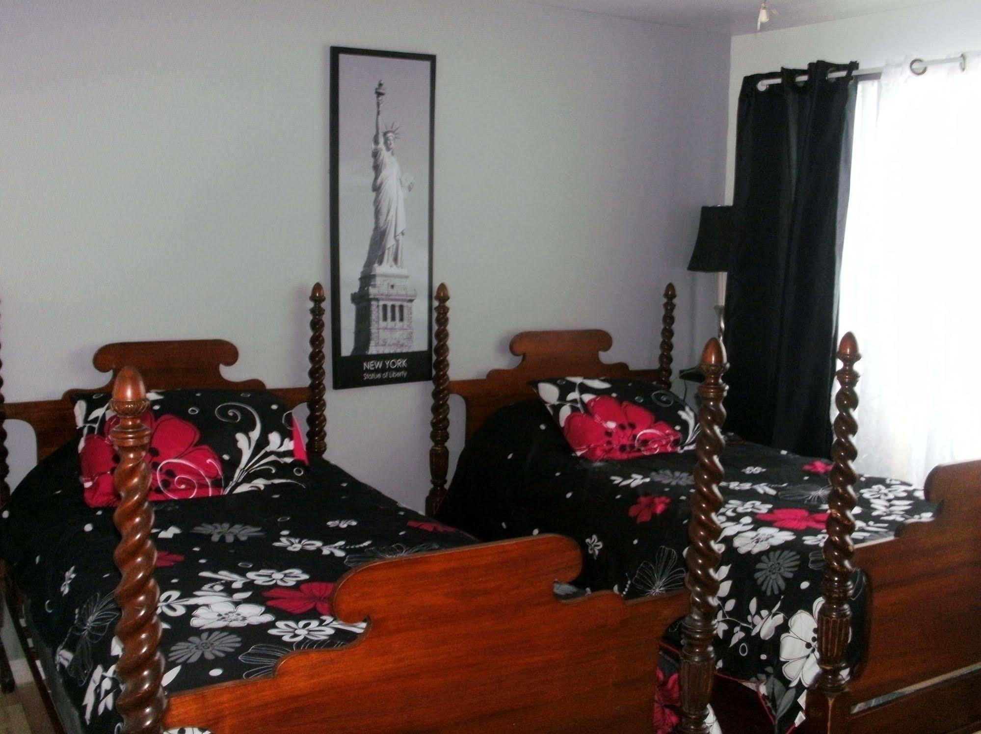 Motel Fleur De Lys Magog Buitenkant foto
